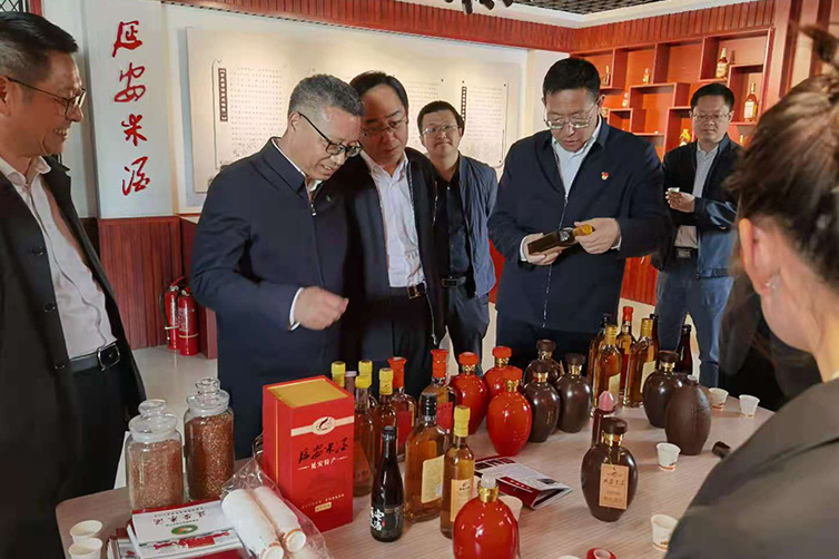 省糧食和物資儲(chǔ)備局、陜西糧農(nóng)集團(tuán)赴延安調(diào)研區(qū)域特色農(nóng)業(yè)產(chǎn)業(yè)發(fā)展