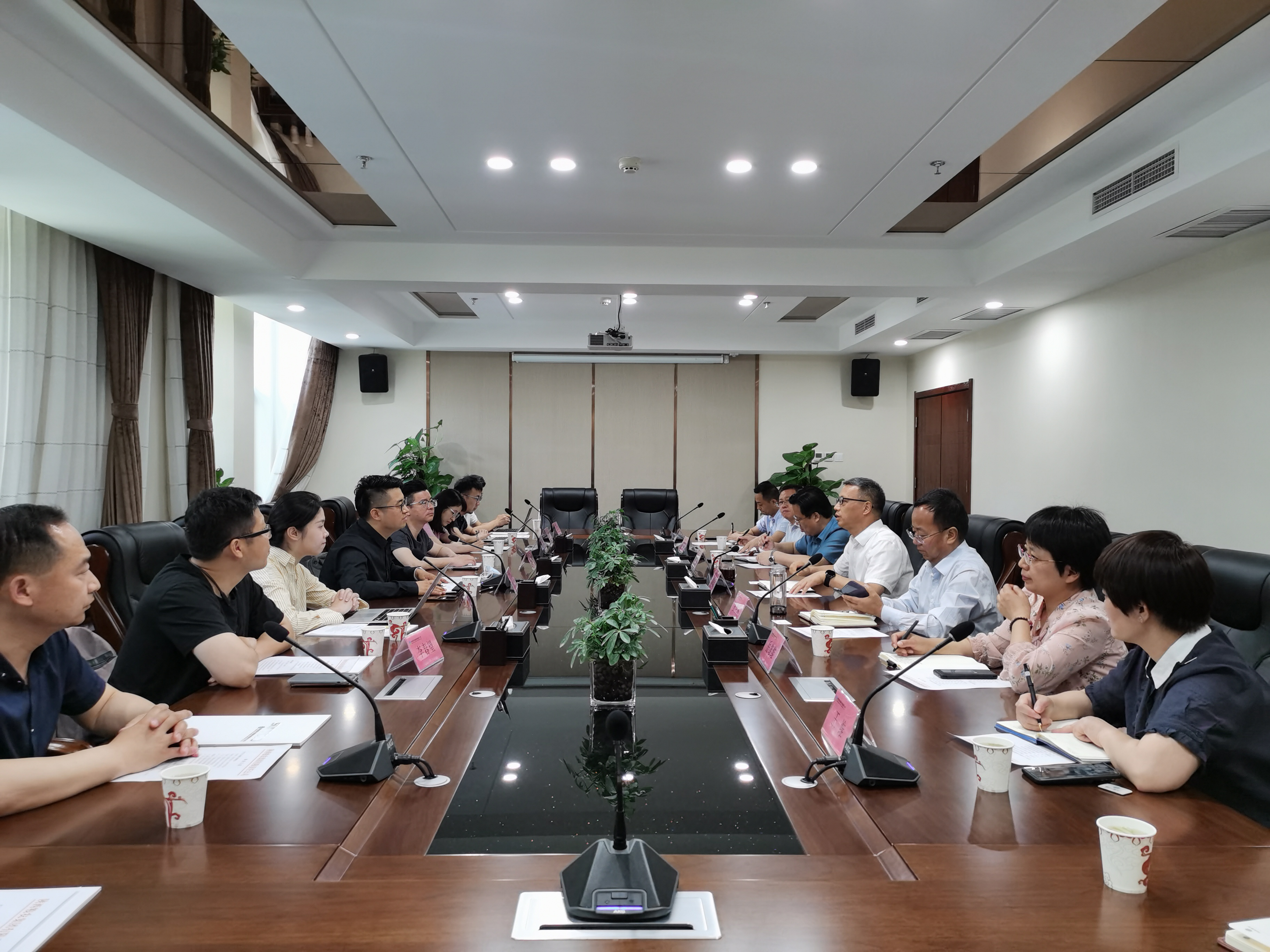 阿里巴巴春蕾計劃調(diào)研組來糧農(nóng)集團(tuán)調(diào)研交流