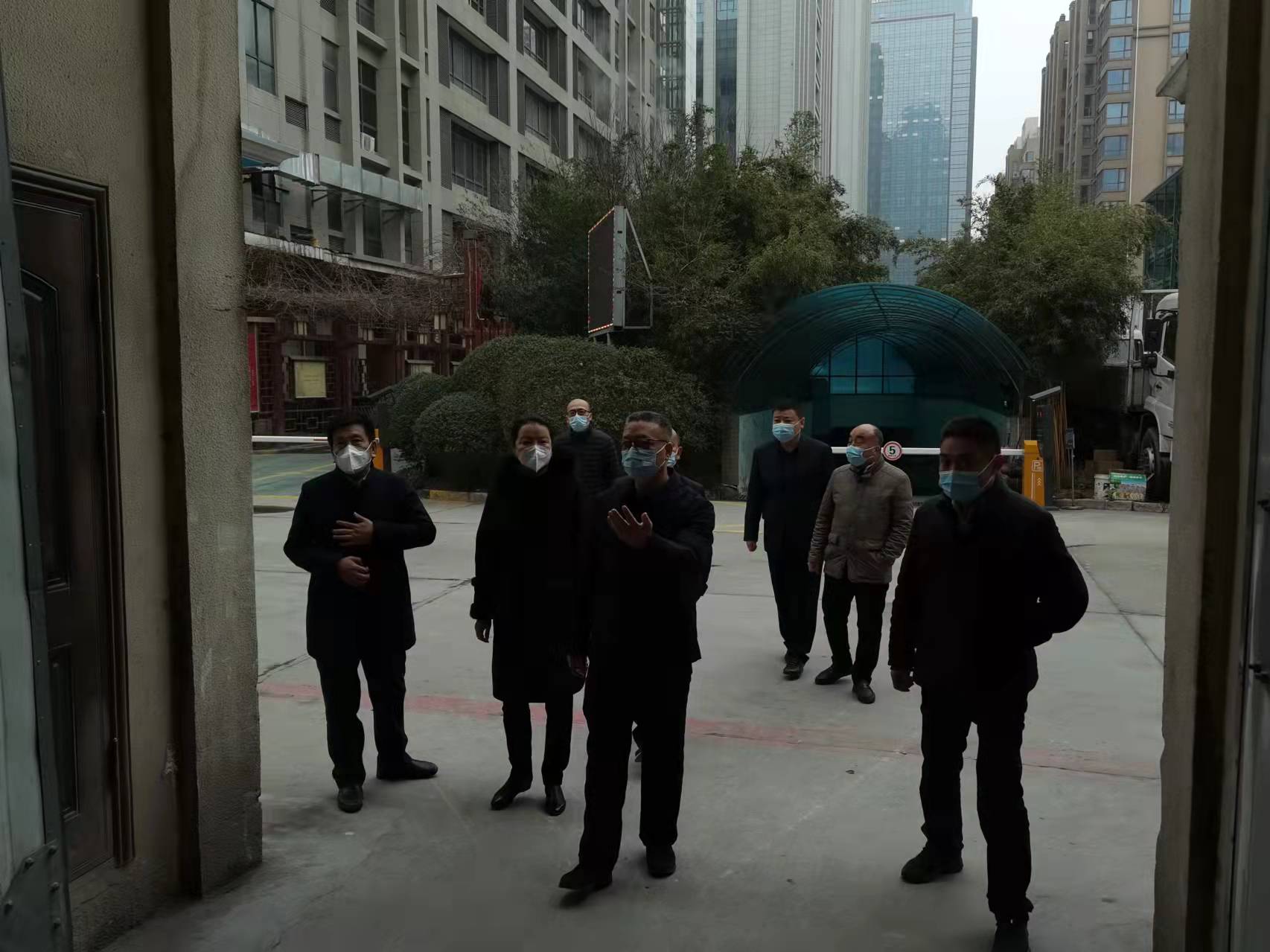 集團(tuán)領(lǐng)導(dǎo)看望慰問駐大廈企業(yè)干部職工并檢查疫情防控、安全工作